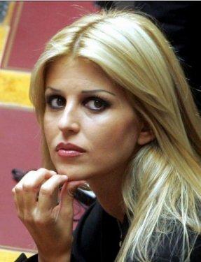 Adı Ezel'le anılan Rum vekil Elena Rapti