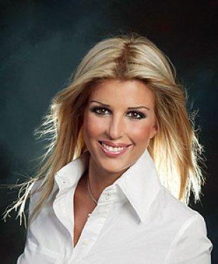 Adı Ezel'le anılan Rum vekil Elena Rapti