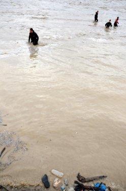 Çaycuma'da köprü çöktü: 15 kişi kayıp