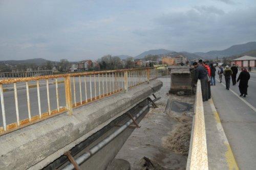 Çaycuma'da köprü çöktü: 15 kişi kayıp