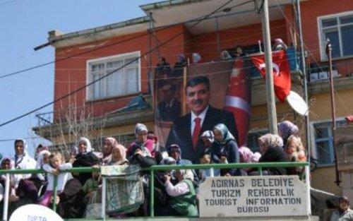 Gül denizaltıdaki resimlerini Twitter'da paylaştı - Resim 7