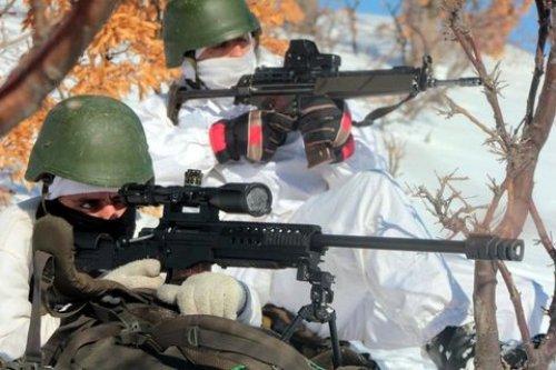 3 oda 1 salon PKK'lı sığınağı bulundu  - Resim 20