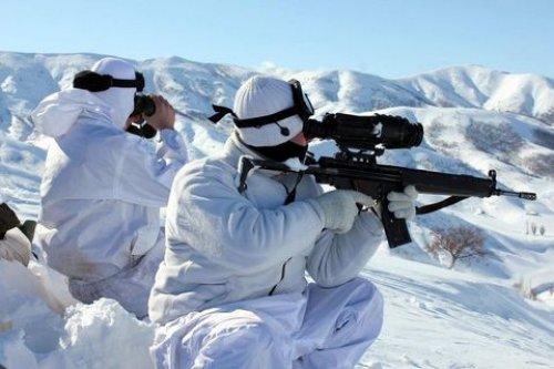 3 oda 1 salon PKK'lı sığınağı bulundu  - Resim 19