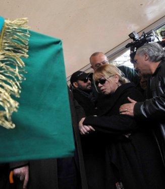 Meral Okay son yolculuğuna uğurlandı