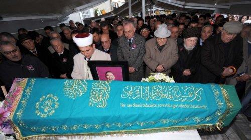 Meral Okay son yolculuğuna uğurlandı