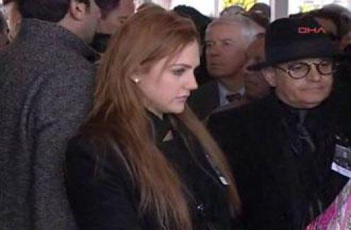 Meral Okay son yolculuğuna uğurlandı