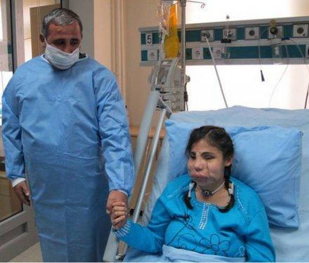 Yüz nakli olan Hatice Nergis ilk kez kameralar karşısında