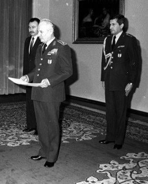 Kare kare Emekli Orgeneral Çevik Bir