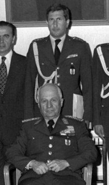 Kare kare Emekli Orgeneral Çevik Bir