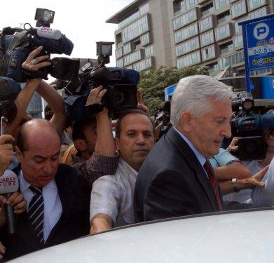 Kare kare Emekli Orgeneral Çevik Bir