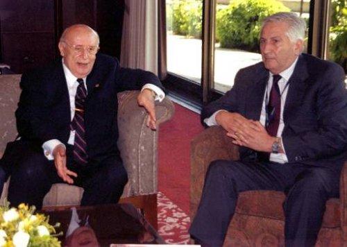 Kare kare Emekli Orgeneral Çevik Bir