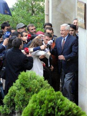 Kare kare Emekli Orgeneral Çevik Bir