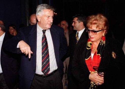 Kare kare Emekli Orgeneral Çevik Bir