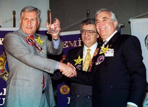 Kare kare Emekli Orgeneral Çevik Bir