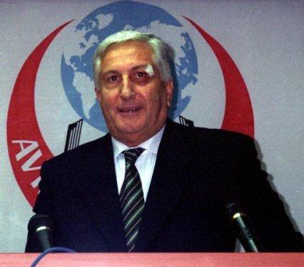 Kare kare Emekli Orgeneral Çevik Bir