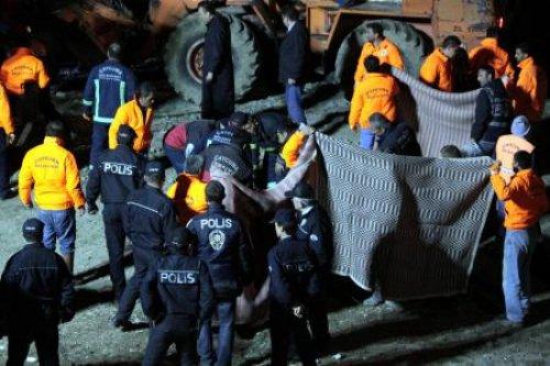 Filyos Çayı'na düşen kayıp minibüs bulundu - Resim 9