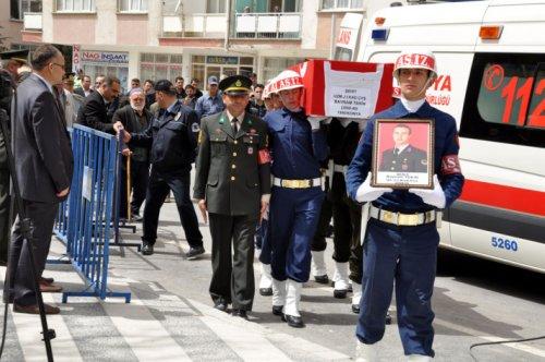 Konya ve Rize şehitlerini uğurladı - Resim 4