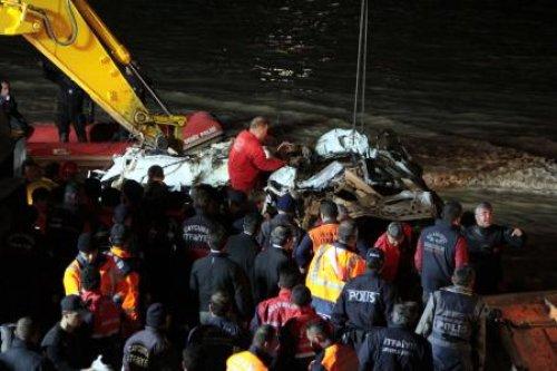 Filyos Çayı'na düşen kayıp minibüs bulundu - Resim 10