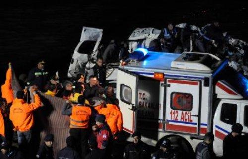 Filyos Çayı'na düşen kayıp minibüs bulundu - Resim 3