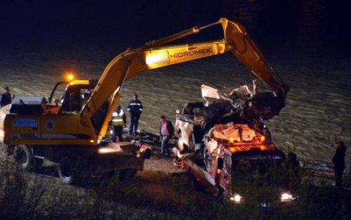 Filyos Çayı'na düşen kayıp minibüs bulundu - Resim 12