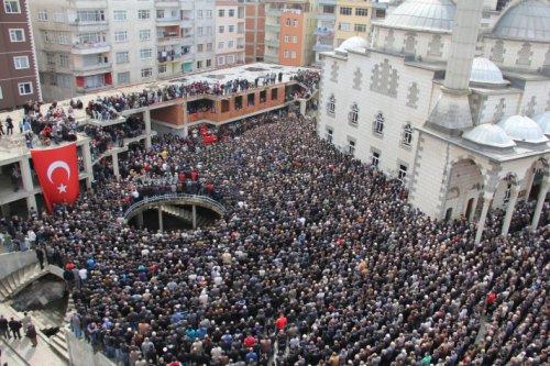 Konya ve Rize şehitlerini uğurladı - Resim 16