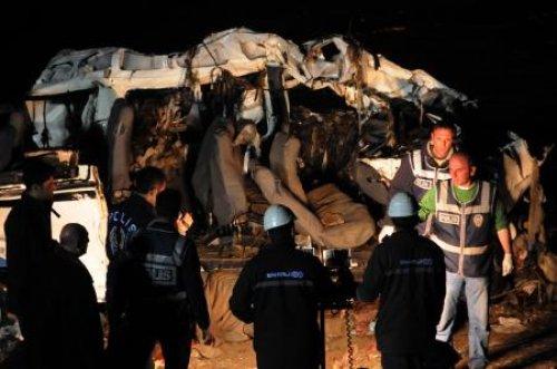 Filyos Çayı'na düşen kayıp minibüs bulundu - Resim 6