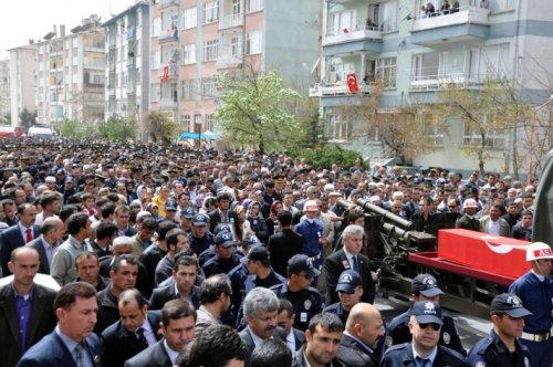 Konya ve Rize şehitlerini uğurladı - Resim 9