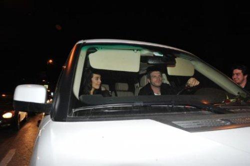 Azra Akın, Kıvanç Tatlıtuğ ve güller