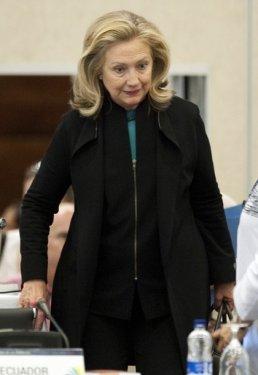 Hillary Clinton alemlere aktı - Resim 3