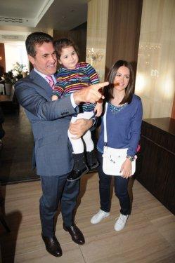 Mustafa Sarıgül torunu ile