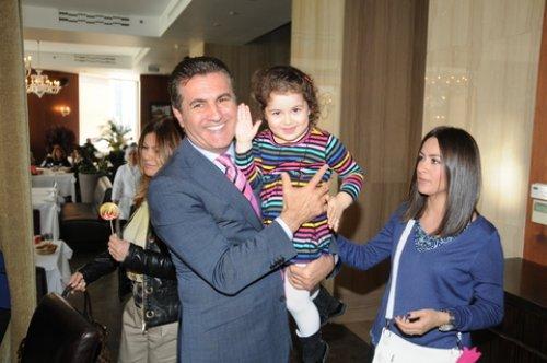 Mustafa Sarıgül torunu ile