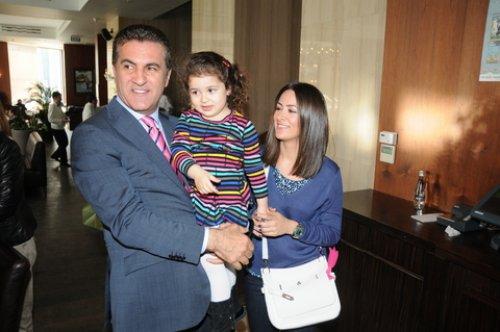 Mustafa Sarıgül torunu ile