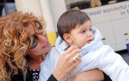 Gülben Ergen ve çocukları