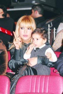 Gülben Ergen ve çocukları