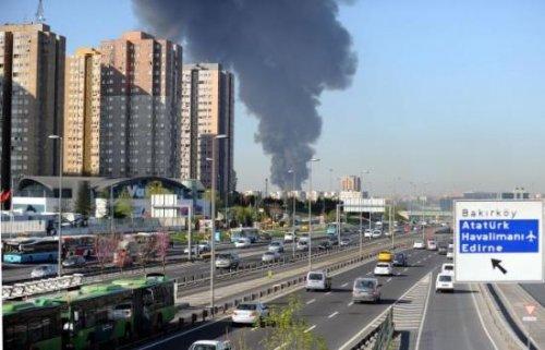 İstanbul Zeytinburnu'nda tekstil fabrikası yangını - Resim 11