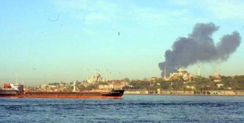 İstanbul Zeytinburnu'nda tekstil fabrikası yangını - Resim 18