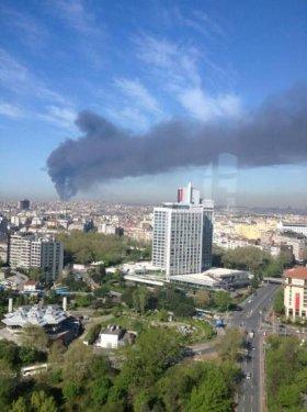 İstanbul Zeytinburnu'nda tekstil fabrikası yangını - Resim 13