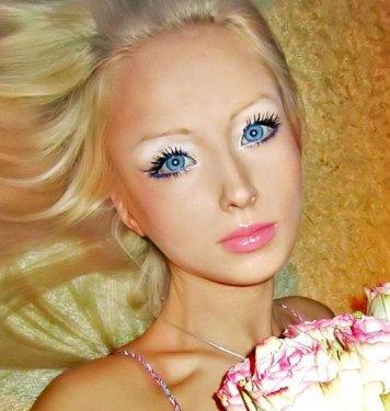 Operasyonla Barbie oldu