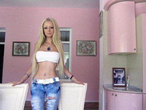 Operasyonla Barbie oldu