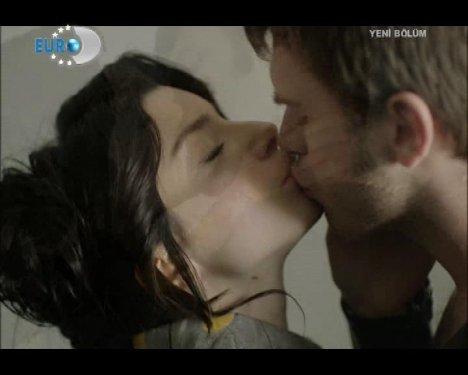 Kıvanç Tatlıtuğ ve Merve Boluğur yatağa girdi - Resim 14