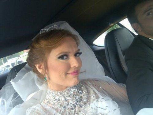 Demet Akalın kına gecesi - Resim 18