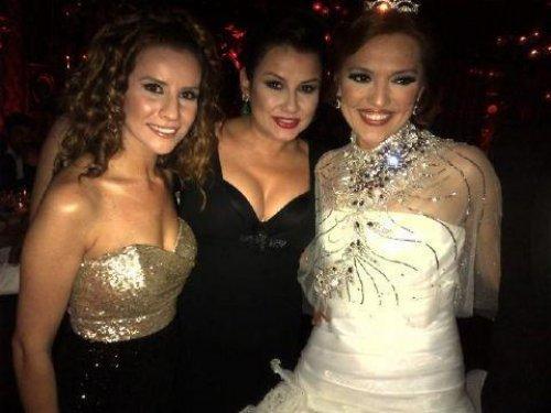 Demet Akalın kına gecesi - Resim 30