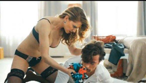 Okan Bayülgen'in eşi Şirin seksi video paylaştı