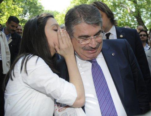 Bakan Şahin'in vatandaşla ilginç diyaloğu - Resim 3