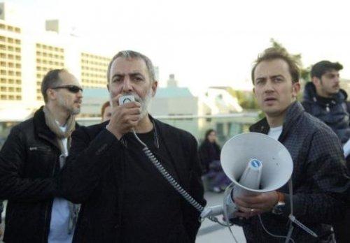 Tiyatrocular eylemde