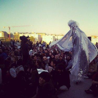 Tiyatrocular eylemde