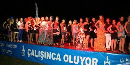 Roman kızlar güzellik yarışmasında