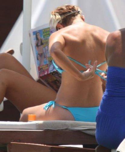 Ece Vahapoğlu'da bikiniyi giydi  - Resim 3