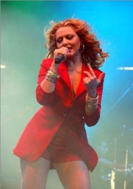 Domates Güzeli Hadise - Resim 2