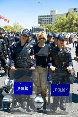 Başka bir 1 Mayıs - Resim 25
